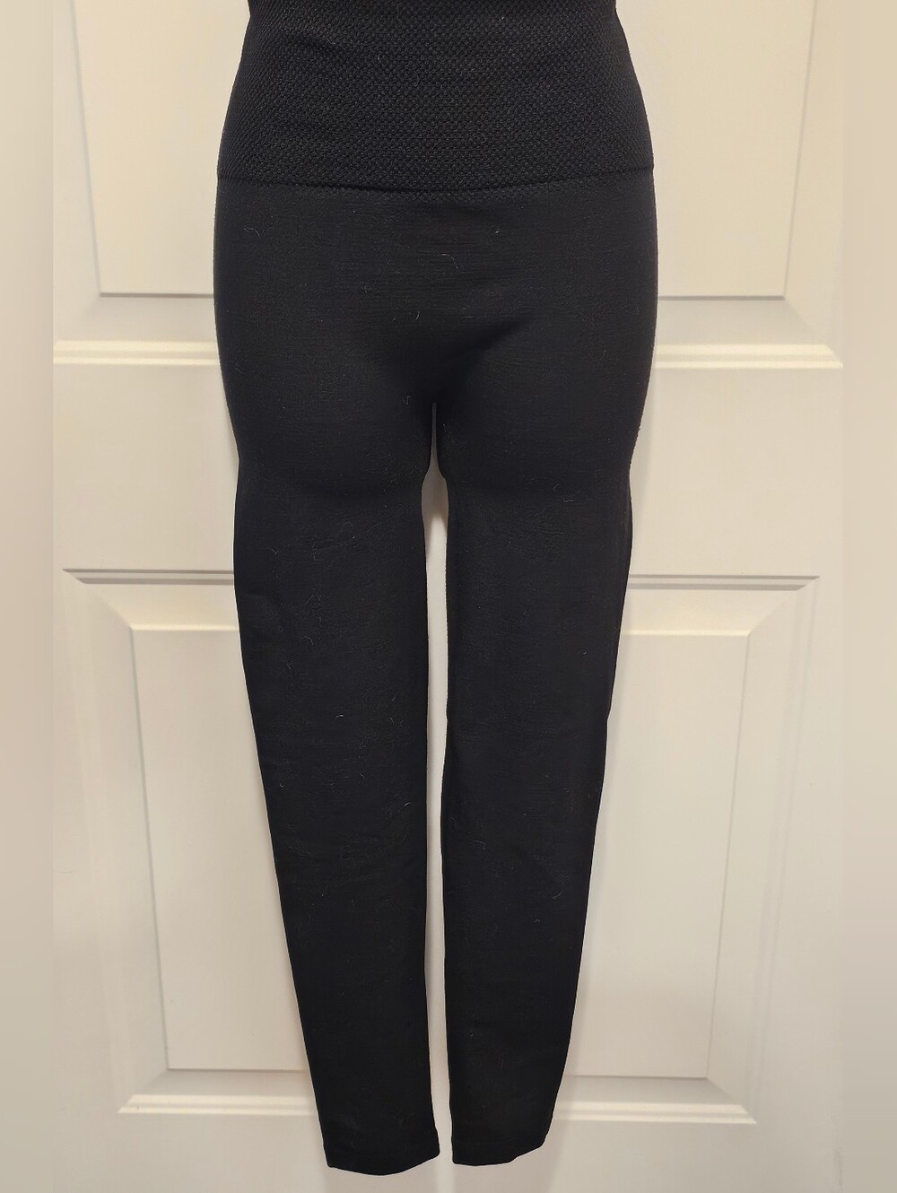ET|TU Black Seamless High Waist Textured Band Leggings Free Size
